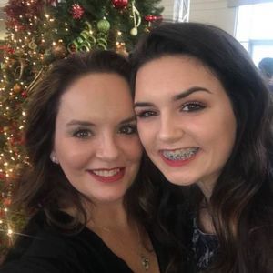 Meet your Posher, Lorie